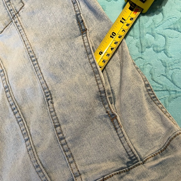 Roku Studio "Pink Camo Tear Drip" Jean Jacket - Picture 13 of 16